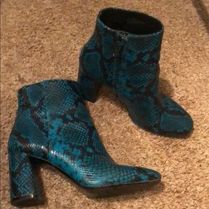 Alice + Olivia blue snake booties